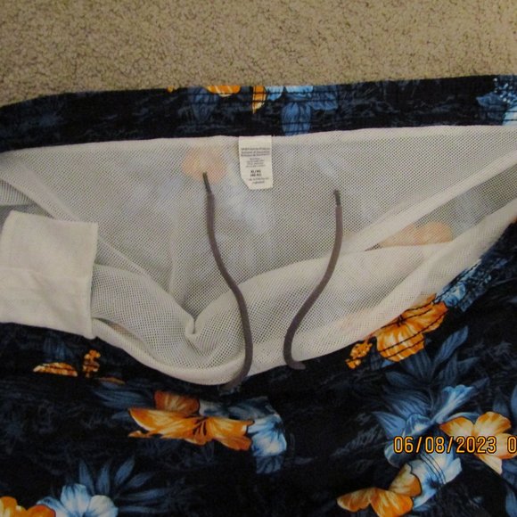 Men's | XL | 40-42 | Swim Trunks | Floral/Palm Tree Pattern - Picture 3 of 4